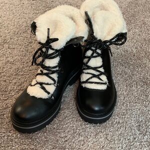 Tommy Hilfiger combat/hiker style boots with faux fur trim, women’s size 8